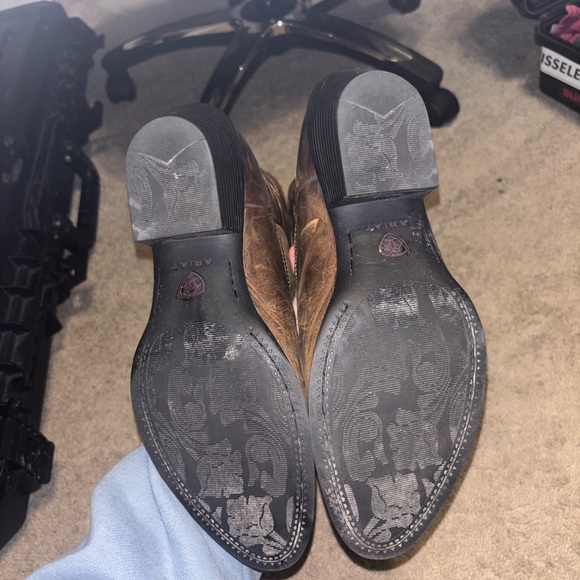 Ariat R toe Brown Boots - Picture 5 of 8